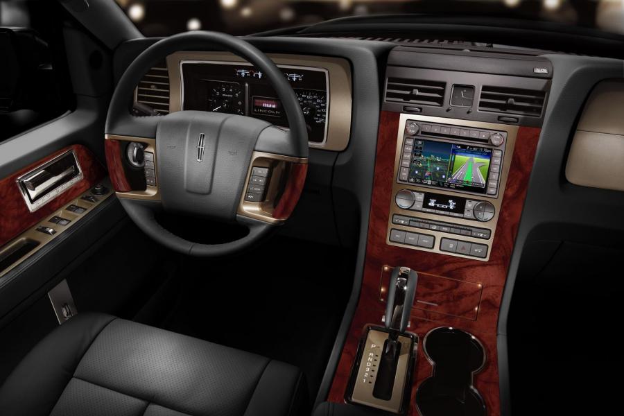  Lincoln Navigator 2011 года  (фото 14 из 16)